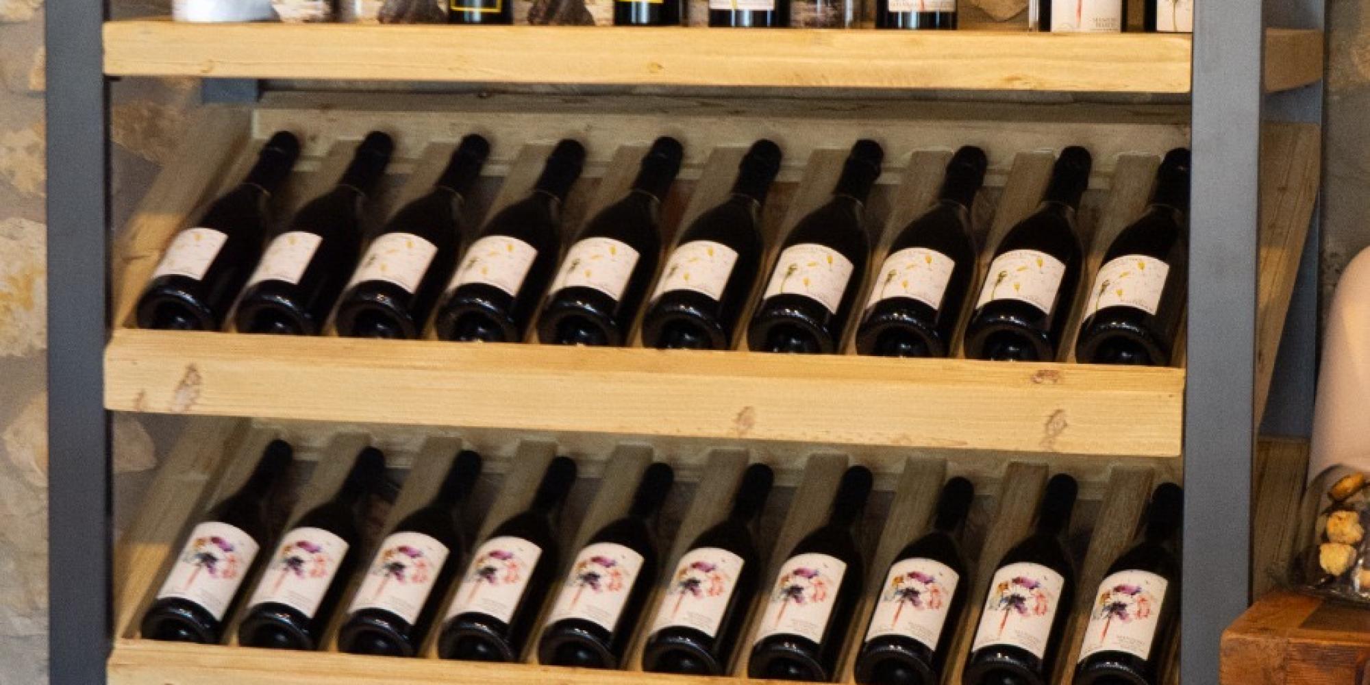 Rosso Colli Euganei  Merlot Colli Euganei  Manzoni Bianco IGT  Prosecco DOC Colli Euganei  Vini rossi dei Colli Euganei,  Vini bianchi dei Colli Euganei,  Vino frizzante Colli Euganei,